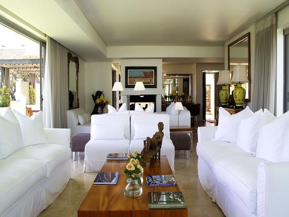 Birkenhead Villa - Lounge